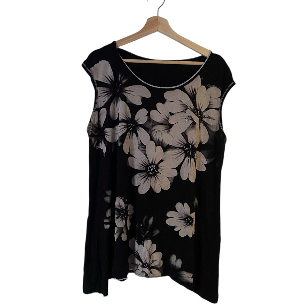 Floral Black and White Women's Top